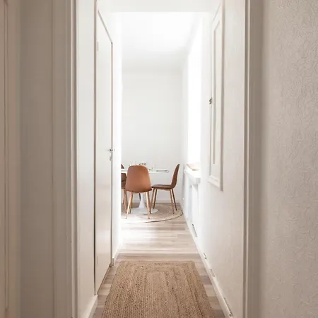 --2ndhomes Cozy Courtyard With Location In Kamppi-- * 赫尔辛基