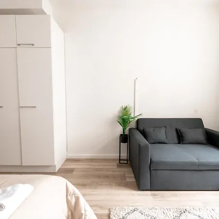 شقة --2ndhomes Cozy Courtyard With Location In Kamppi--