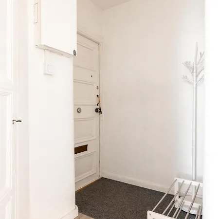 شقة --2ndhomes Cozy Courtyard With Location In Kamppi--